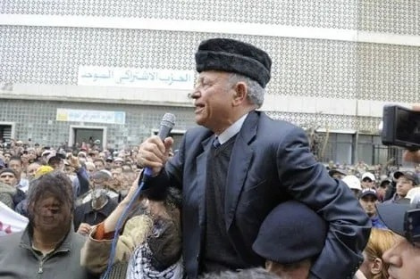 محمد بنسعيد آيت إيدر
